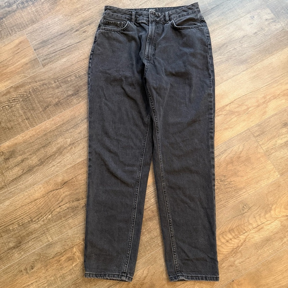 BDG Women's 29 Mom High Rise Petite Black Jeans 90s Grunge Moto Distressed Denim